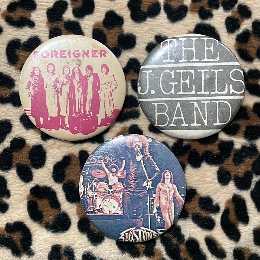FOREIGNER BOSTON J. GEILS BAND 🎶 Vintage Rock Button Pin Pinback Music 70s 80s